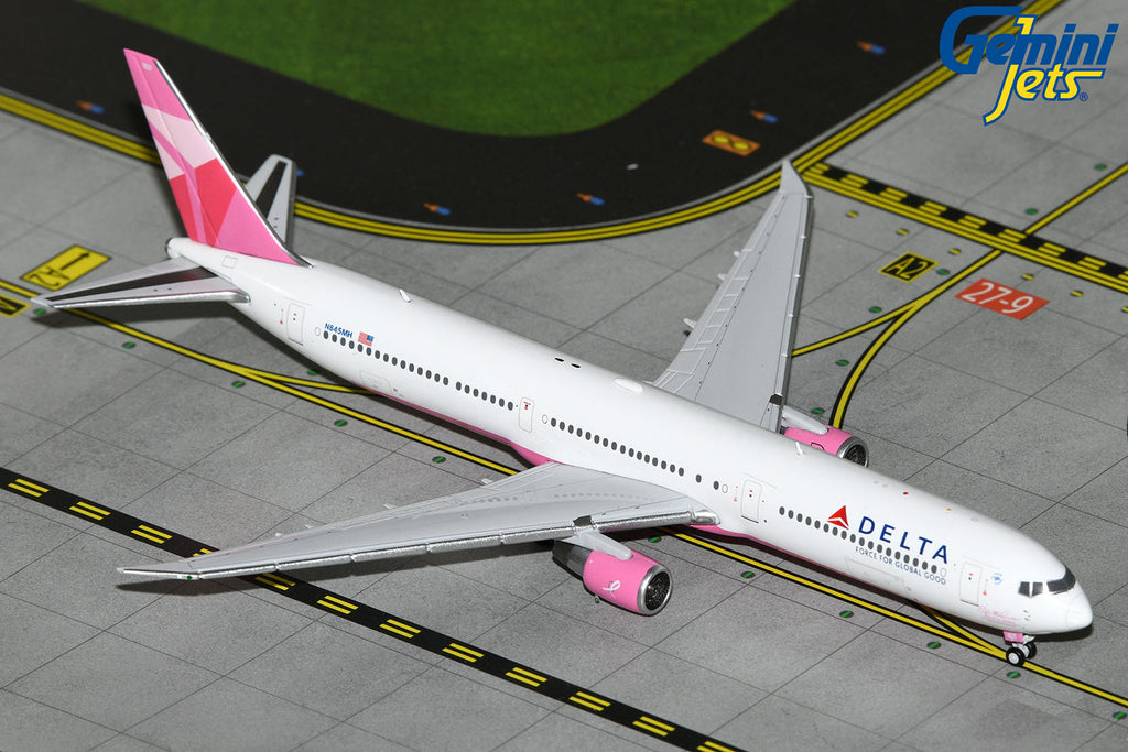 GeminiJets GJDAL2157 1:400 Delta Air Lines 767-400ER "Evelyn H Lauder" N845MH